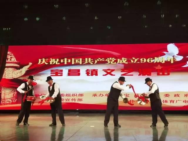 逃离古老的乡村房子